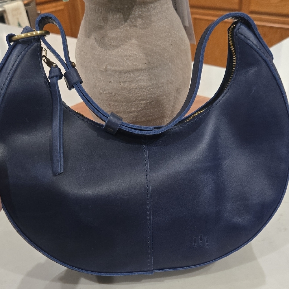 Portland Leather Navy Shoulder Bag